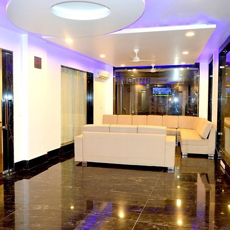 غازي أباد Hotel Taru Inn المظهر الخارجي الصورة