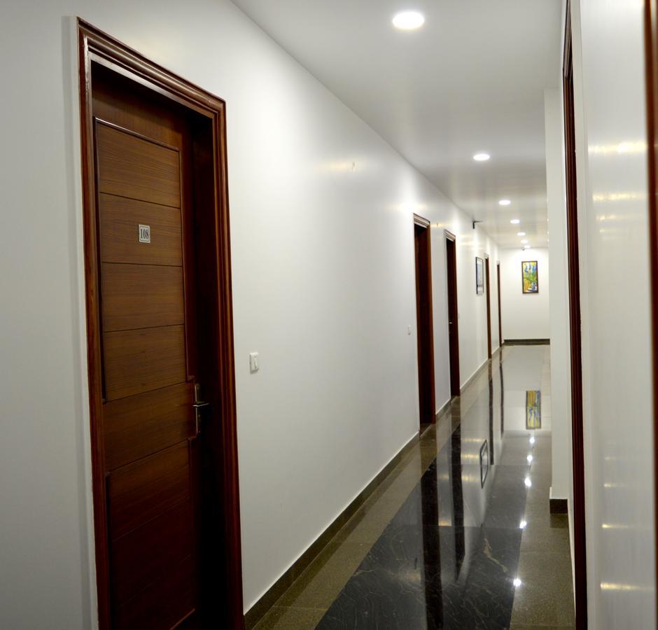 غازي أباد Hotel Taru Inn المظهر الخارجي الصورة
