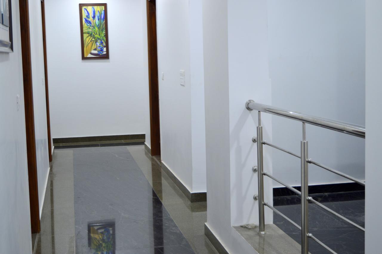 غازي أباد Hotel Taru Inn المظهر الخارجي الصورة