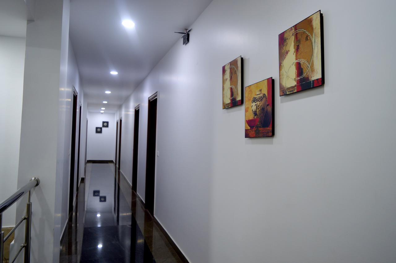 غازي أباد Hotel Taru Inn المظهر الخارجي الصورة