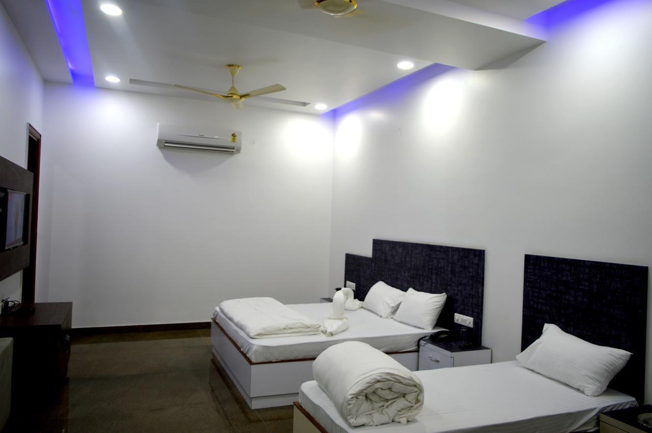 غازي أباد Hotel Taru Inn المظهر الخارجي الصورة