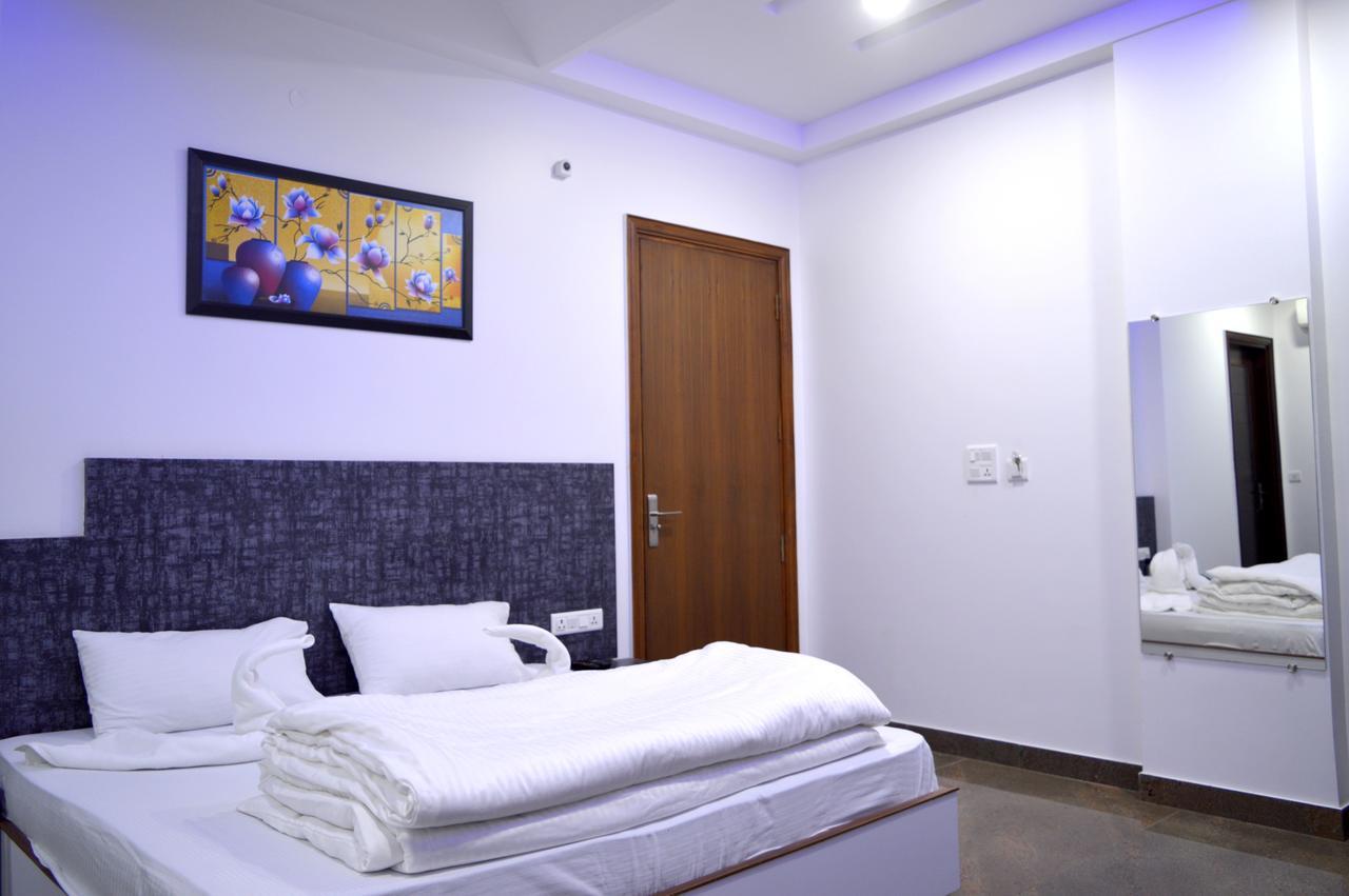غازي أباد Hotel Taru Inn المظهر الخارجي الصورة